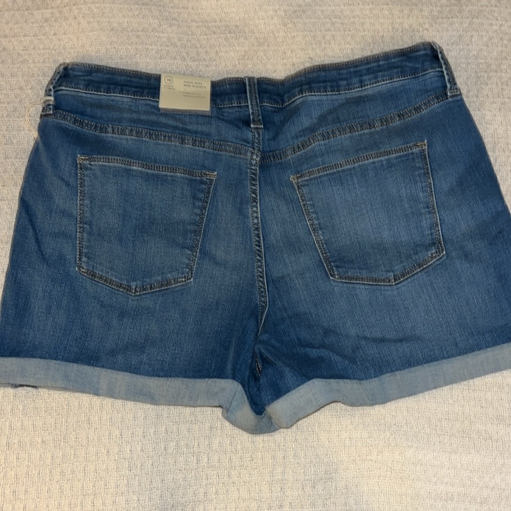 NWT Universal Thread Shorts - Picture 4 of 7